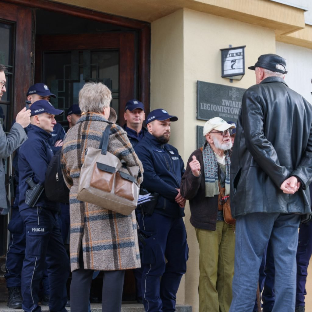 Policja wchodzi na krakowskie Oleandry Czy miasto w końcu odzyska Dom