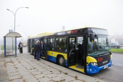 PREZENTACJA AUTOBUSÓW FOT. ARTUR GAWLE 20 1 768x512 1