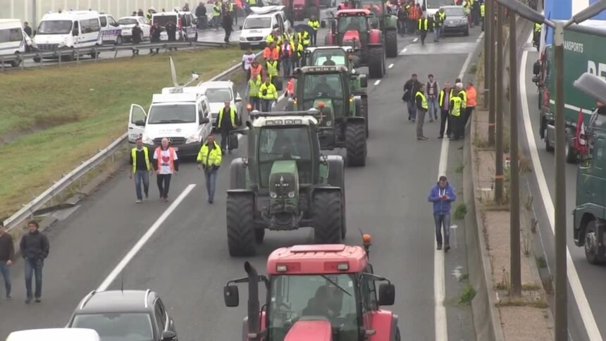 12925127 kierowcy tirow blokuja calais domagaja sie ostatecznej likwidacji dzungli 2s