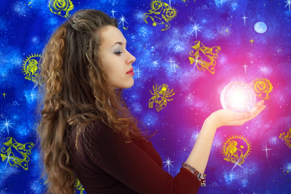 Звездочет астролог. Астрология девушка. Астрология и человек. Волшебство астрологии. Когда загадывать желание в марте