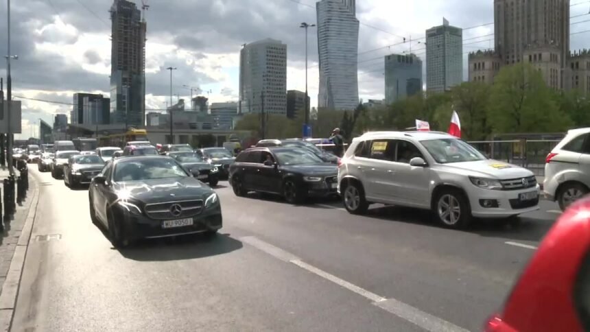 14363908 protest przedsiebiorcow w warszawie skarzyli sie na niewystarczajaca pomoc rzadu i zamrozenie gospodarki 0 0s