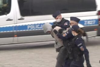 14369401 strajk przedsiebiorcow rozlal sie po warszawie przepychanki zatrzymania policja uzyla gazu 45 35s1