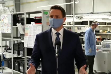 14376790 jest mnostwo spontanicznych akcji r trzaskowski odpowiada na zarzut o przedwczesnym zbieraniu podpisow 0 0s
