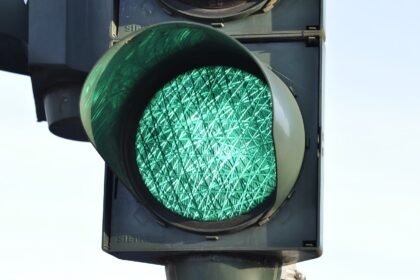 traffic light 876061 1280