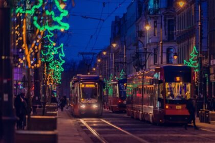 Iluminacje swiateczne na ul. 3 Maja fot. Radoslaw Kazmierczak scaled
