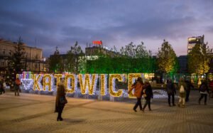 Katowice, jak wiele innych miast w tym roku, bez Jarmarku Bożonarodzeniowego. Czy w cieniu pandemii poczujemy magię świąt? 2 iluminacje swiateczne fot. Slawomir Rybok