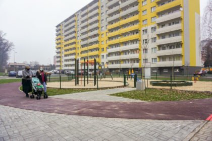 Rewitalizacja terenu wokol placu zabaw przy ul. Adama