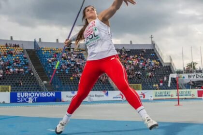 14644135 maria andrejczyk postanowila oddac zloty medal na licytacje w szczytnym celu oszczepniczka ustanowila niedawno rekord polski 0 0s