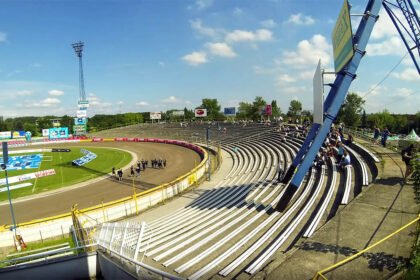 unia stadion zuzel