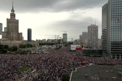 14711842 77 rocznica powstania warszawskiego miasto oddalo czesc bohaterom 1 13s