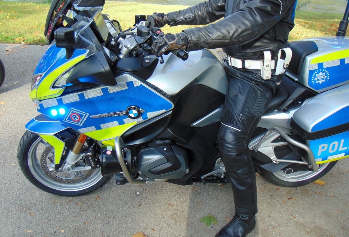 policja motocykl scaled