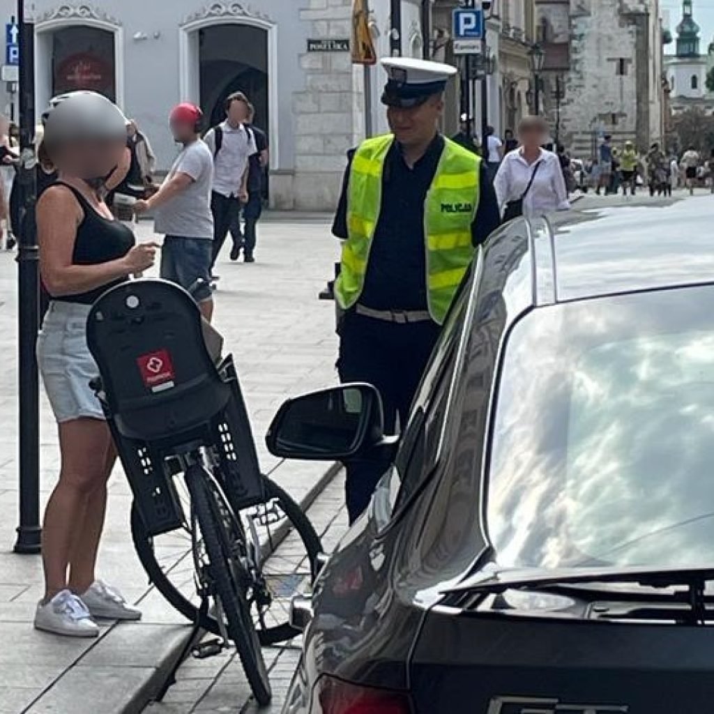 Kilkaset mandatów w centrum Krakowa. Nie tylko dla kierowców 2 policja rower
