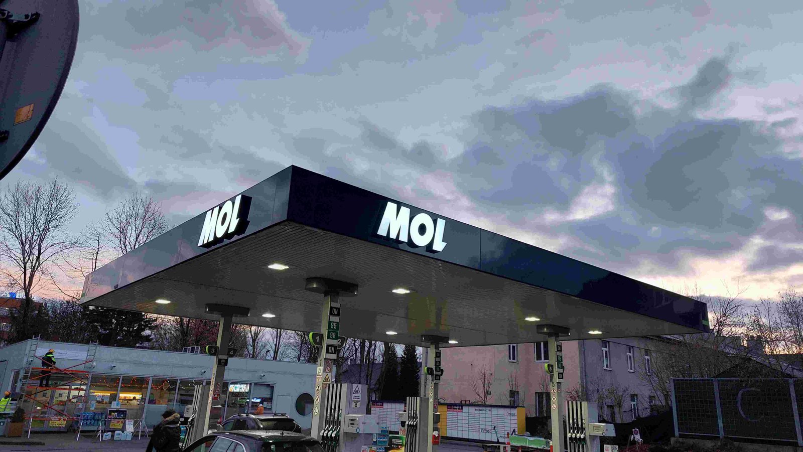 MOL zamiast Lotosu. Wielka transakcja Orlenu dotarła do Krakowa