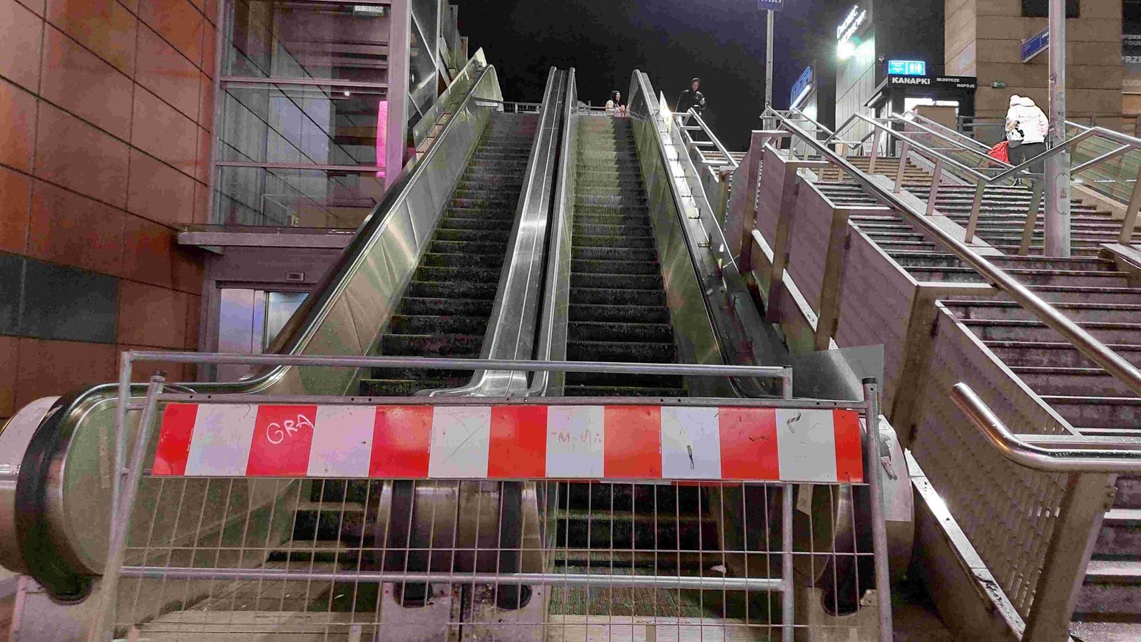 schody dworzec geg scaled