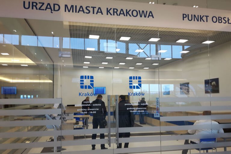Prezydent Gibała zamknął departamenty Miszalskiego. Szef jednego z nich dowiedział się… na korytarzu