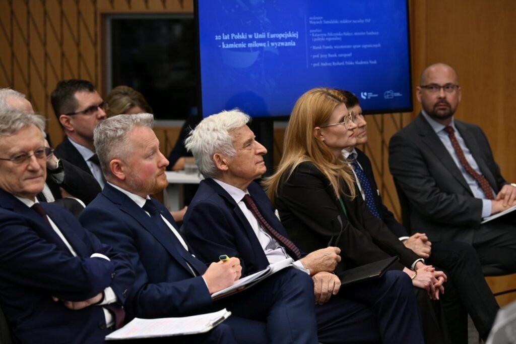 20 lat Polski w UE: świętowanie sukcesów i fundamentalne pytania o przyszłość 5 3 5