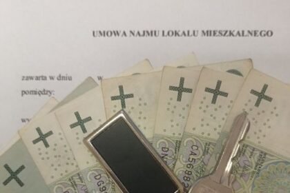 mieszkanie pieniadze policja