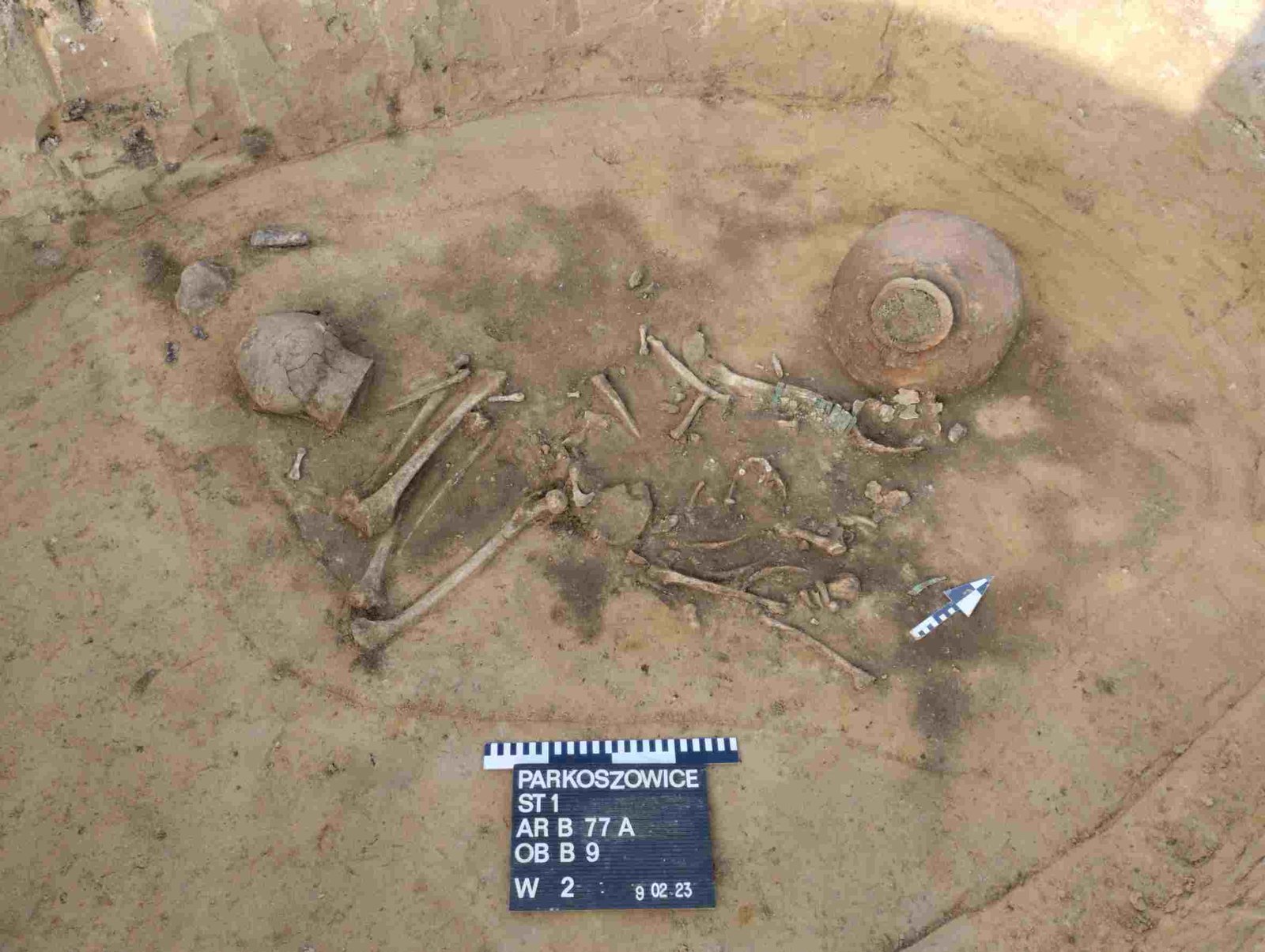 Cmentarzysko sprzed ponad 4 tys. lat odkryte na trasie drogi S7