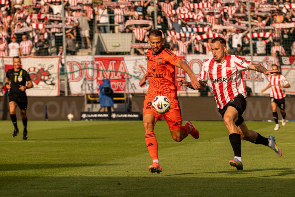Ekstraklasa piłkarska. Cracovia wygrała z Bruk-Betem 2:0 12 Cracovia Termalika23062