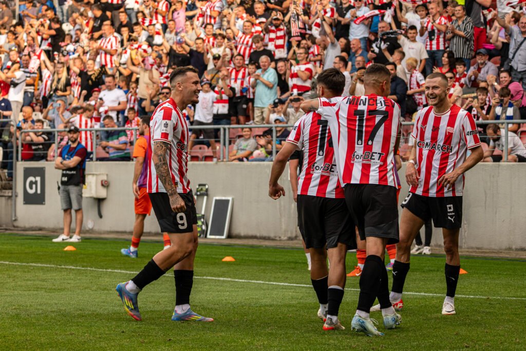 Ekstraklasa piłkarska. Cracovia wygrała z Bruk-Betem 2:0 5 Cracovia Termalika23236