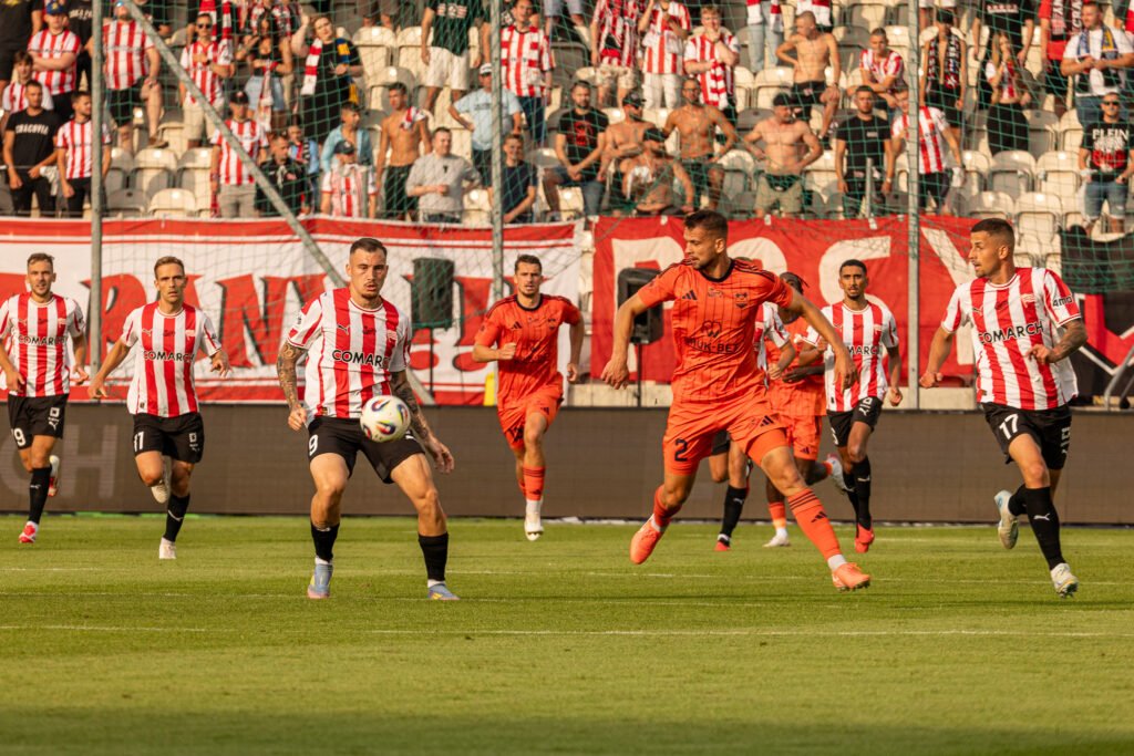 Ekstraklasa piłkarska. Cracovia wygrała z Bruk-Betem 2:0 11 Cracovia Termalika33352