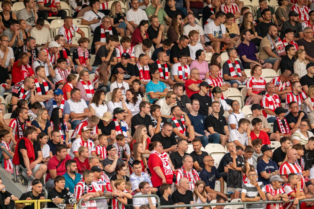 Ekstraklasa piłkarska. Cracovia wygrała z Bruk-Betem 2:0 4 Cracovia Termalika33936