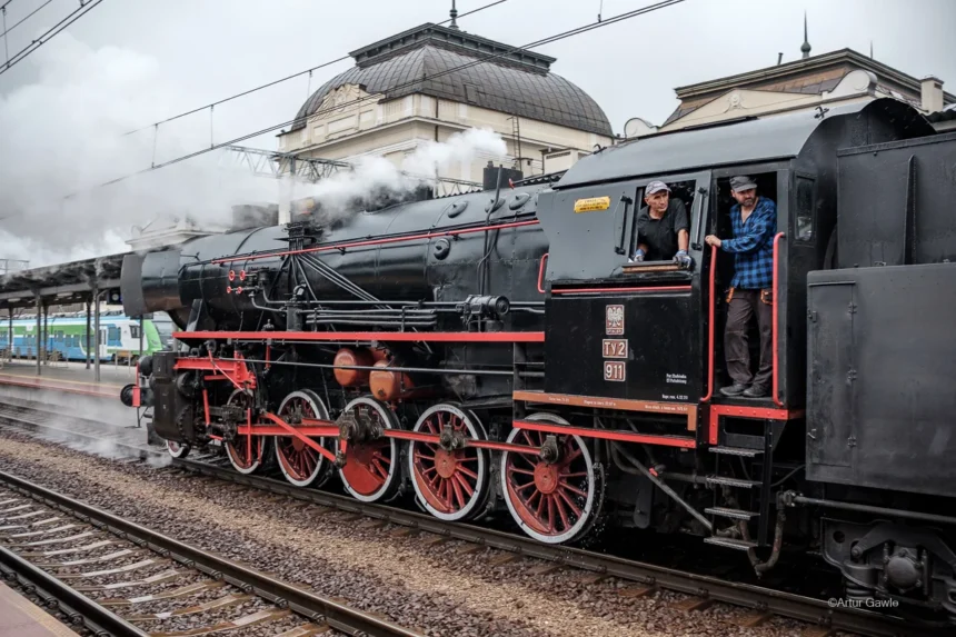 Pociągi retro pojadą najpiękniejszymi trasami Małopolski - inauguracja 13 września 21 pociag retro fot. Artur Gawle 015