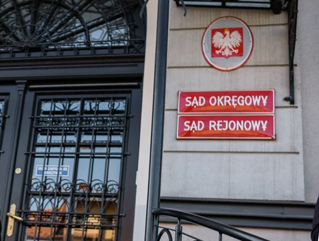 Tarnów. Prawomocny wyrok dla Emilii Sz. za pomówienie i znieważenie Waldemara Żurka 11 protest sad fot. artur gawle 004