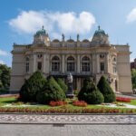 Kraków. W Teatrze Słowackiego „Polish Horror Story”, czyli groteska o narodowych traumach 38 teatr slowackiego