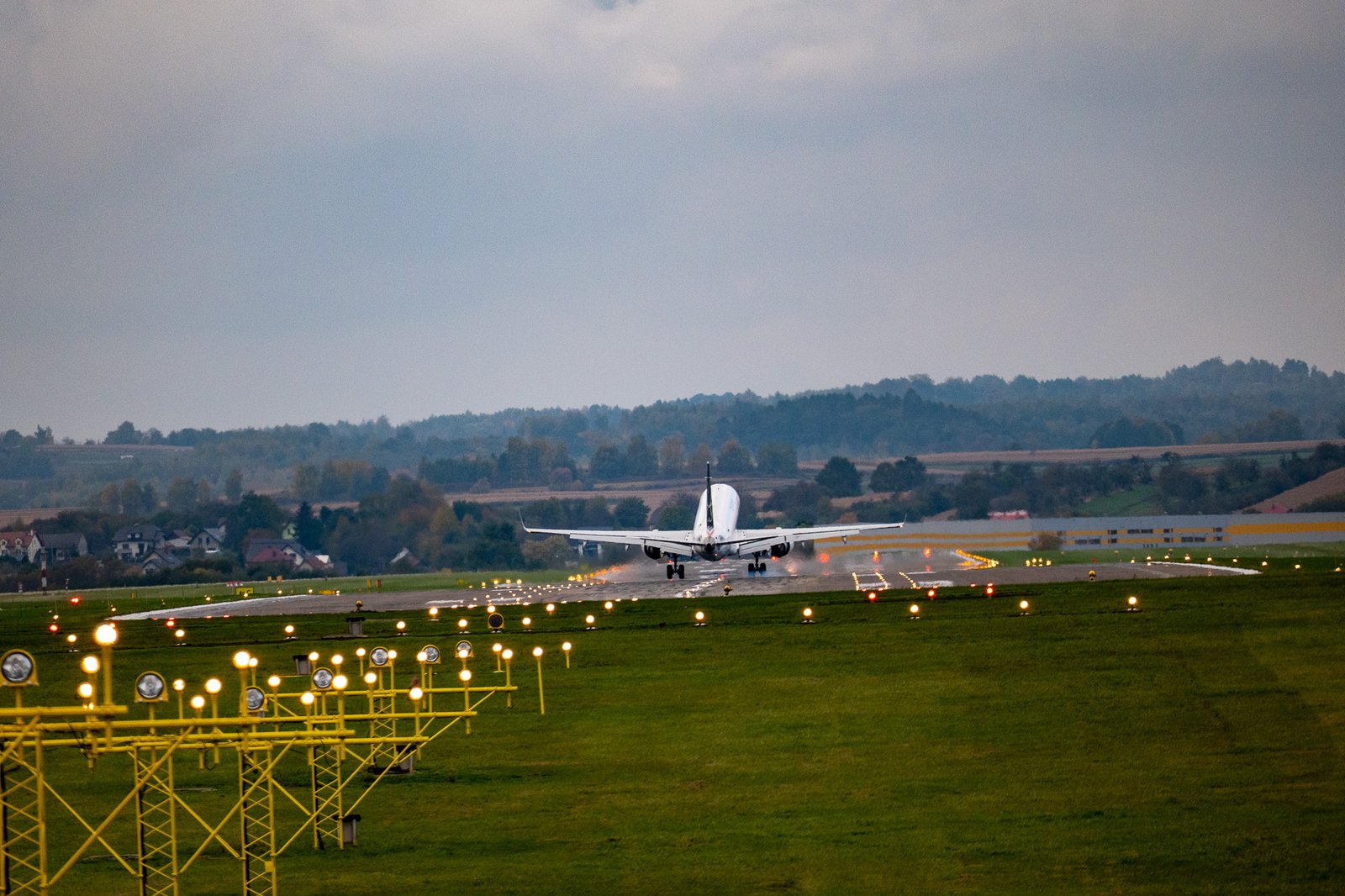 Kraków Airport: w planie 19 inwestycji za 4 mld zł; najważniejsza rozbudowa terminalu pasażerskiego