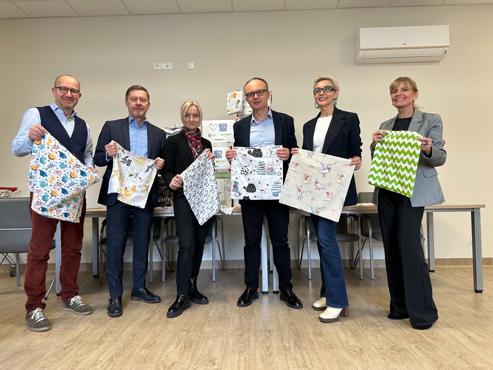 930 kolorowych powodów do dumy – nowy rekord Akcji Uszyj Jasia w Krakowie