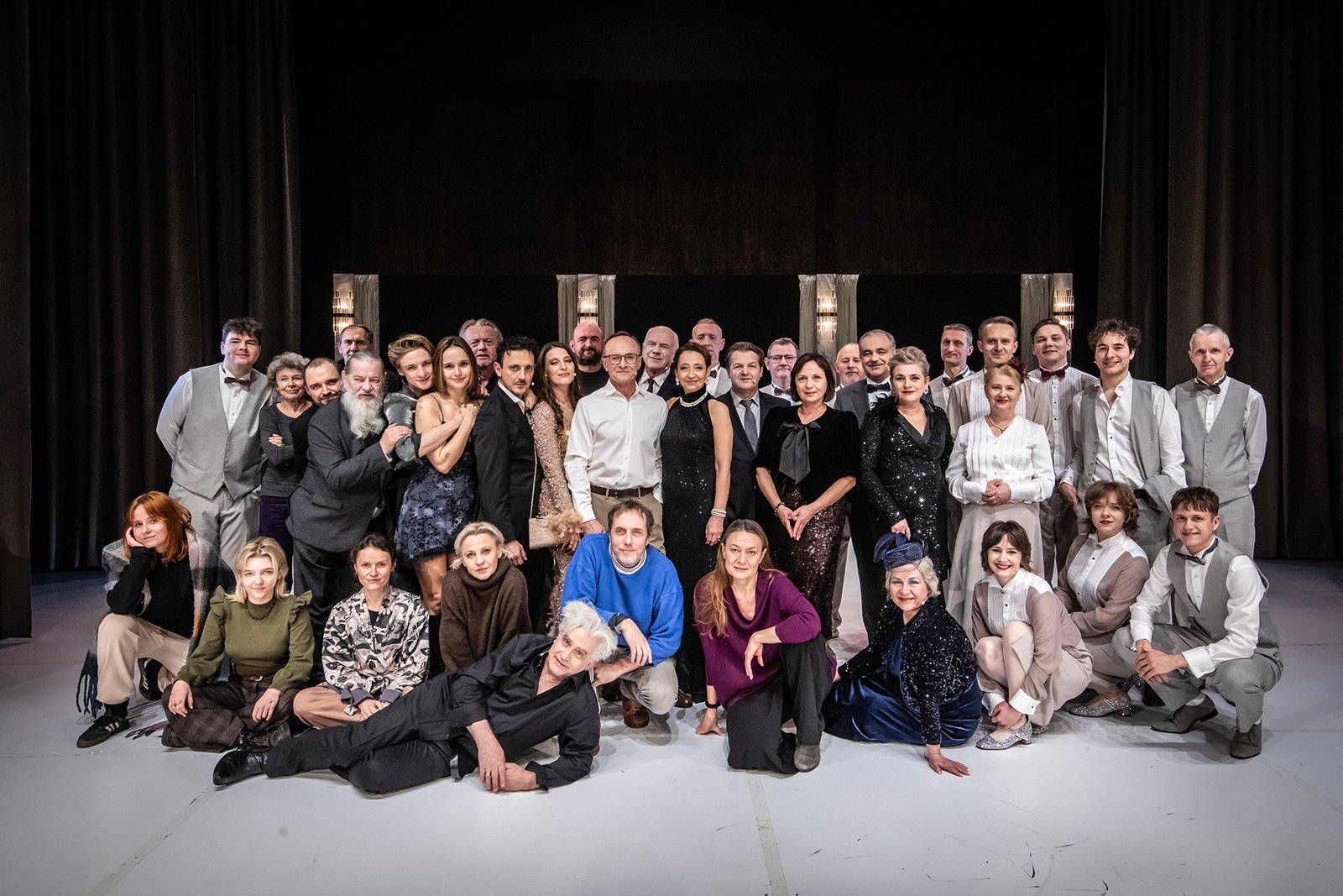 Kraków. Rodzinne sekrety i pytania o prawdę w spektaklu „Uroczystość” Teatru Ludowego