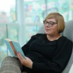 Czujesz ciągłe napięcie i gonitwę myśli? Książki psychologiczne pomogą je zrozumieć