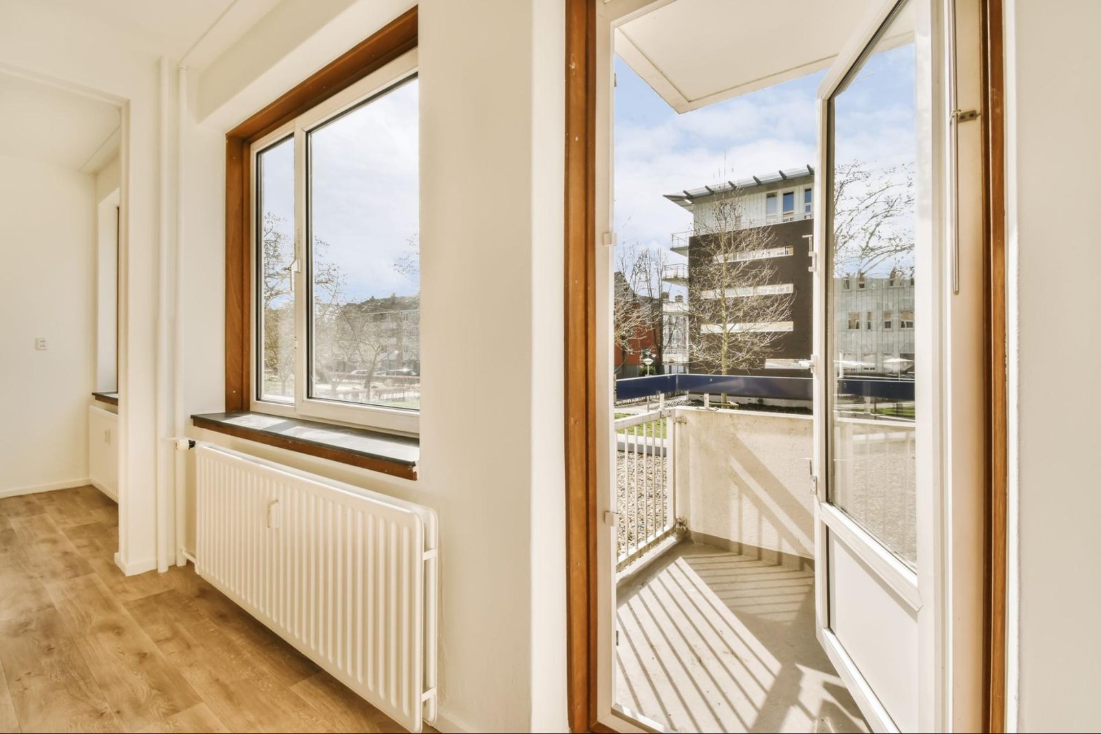 Więcej światła, więcej stylu! Trendy w stolarce okiennej na rok 2026 okiem ekspertów z Bakar