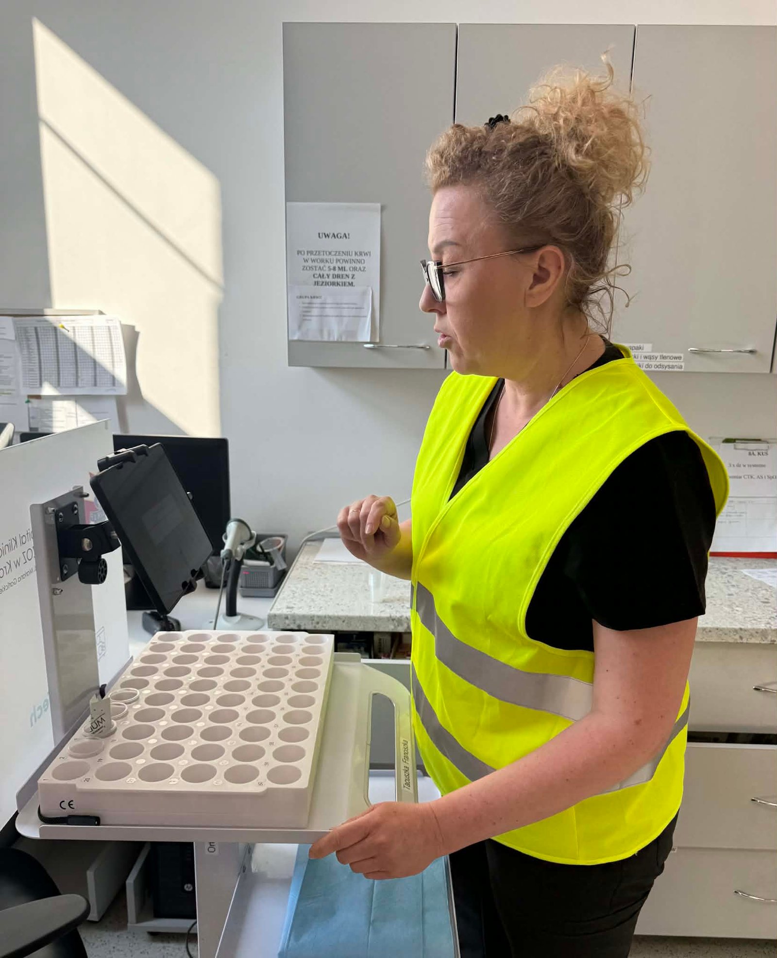 Kraków. Szpital wojskowy wprowadził elektroniczne tace do podawania leków