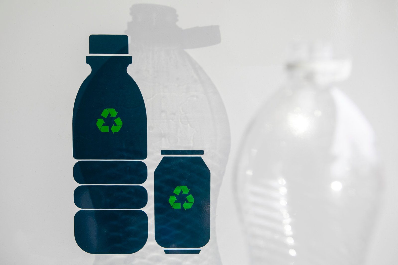 Dochodowy trend narodowy. System kaucyjny zmienił podejście Polaków do recyklingu, pora go uszczelnić