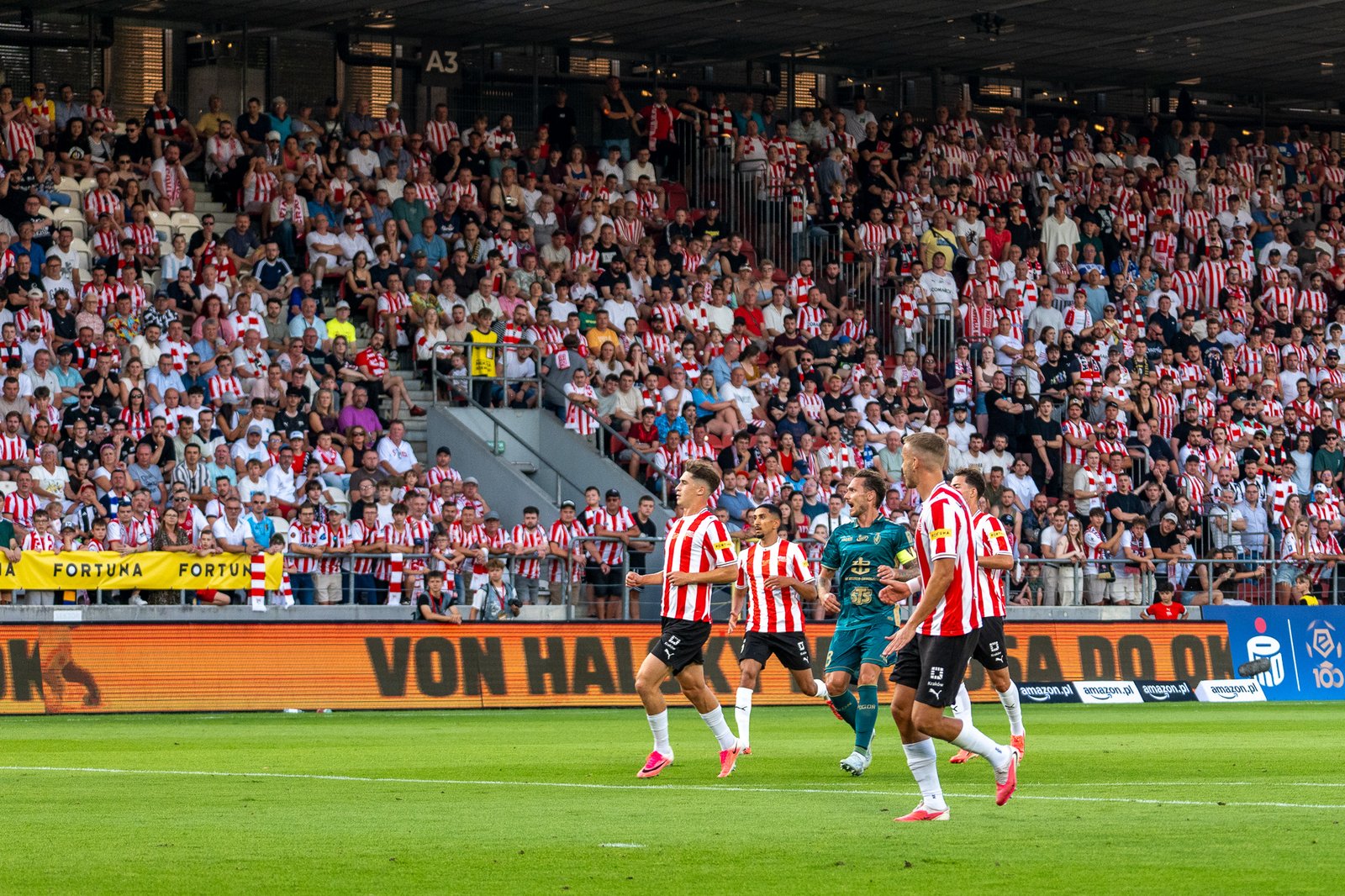 Ekstraklasa piłkarska. Znów niepełna kolejka, ale z derbami Krakowa