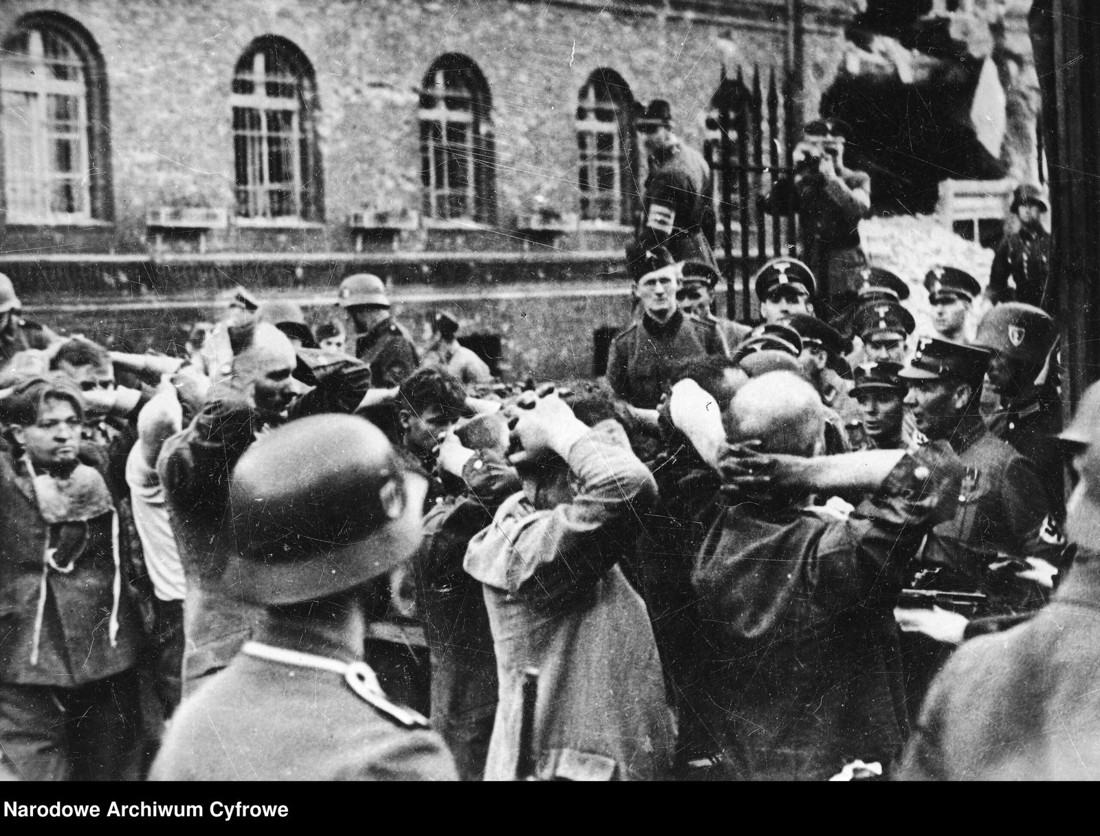 1 września 1939 r. agresja Niemiec na Polskę rozpoczęła II wojnę światową