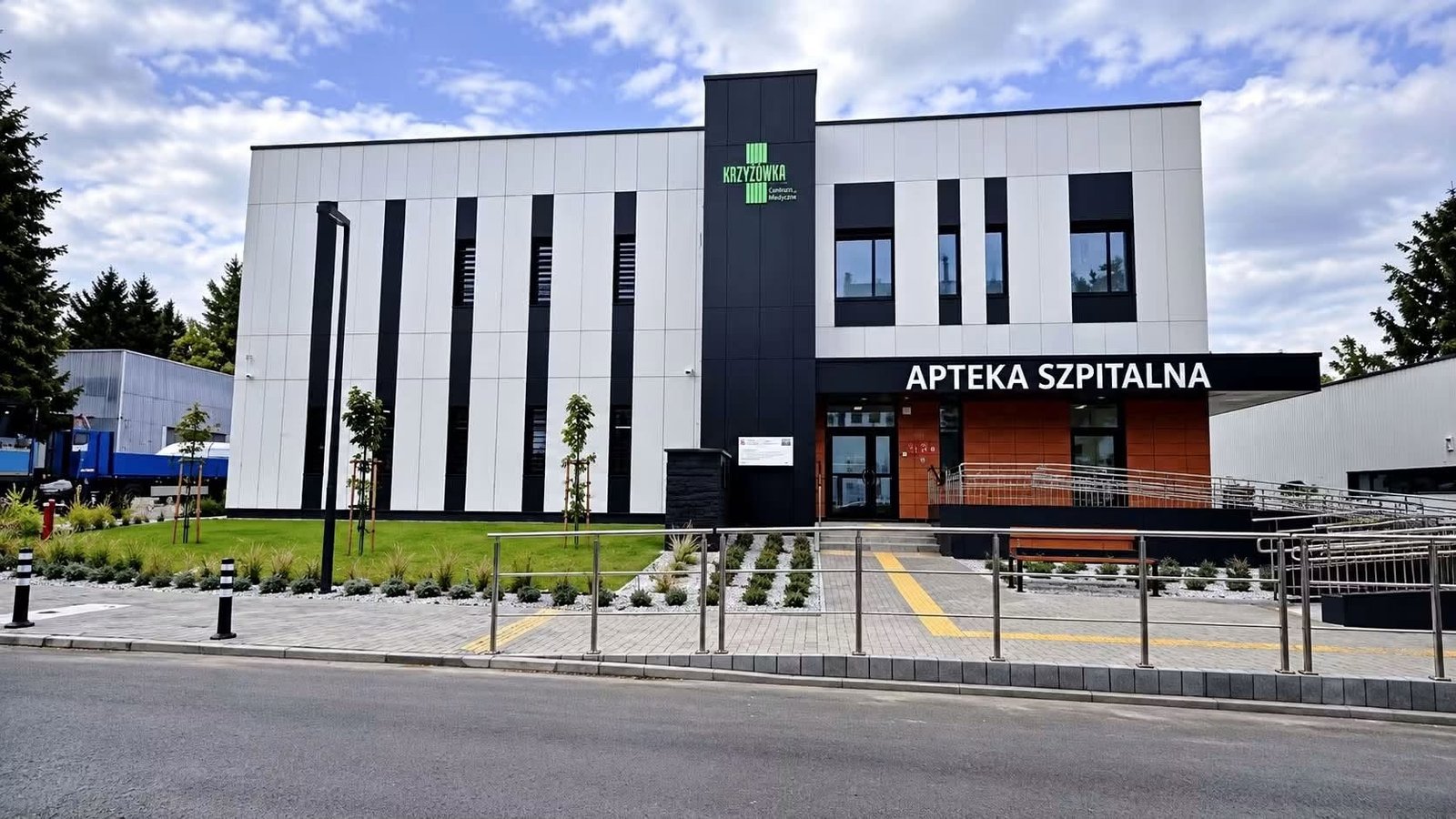 Kraków. W Szpitalu Rydygiera uruchomiono pierwszą w Polsce w pełni zautomatyzowaną aptekę szpitalną
