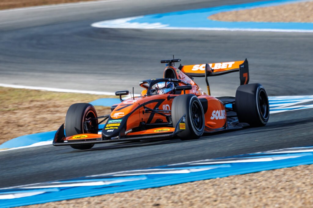 Formuła F3: Tarnowianin Maciej Gładysz po testach w Jerez. 140 okrążeń i 0,4 s straty do lidera